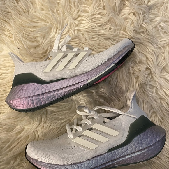 Adidas Ulatraboost - Picture 1 of 6